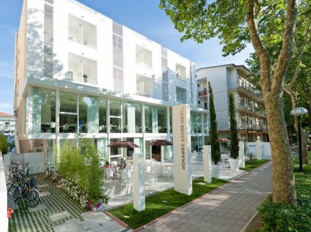 hotelmokambo it offerta-speciale-notte-rosa-luglio-a-cesenatico-in-hotel-per-coppie 011