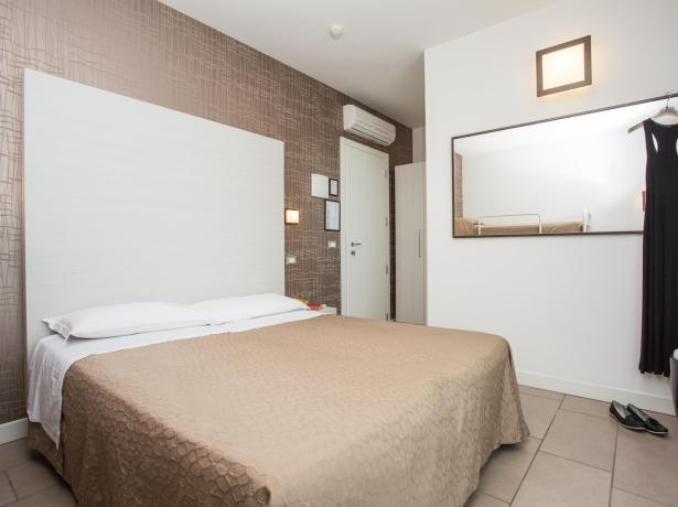 hotelmokambo fr offre-aout-cesenatico-dans-un-design-hotel-avec-piscine-1 013